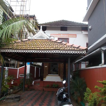 Guruvayur Bunglow Hotel Exterior photo