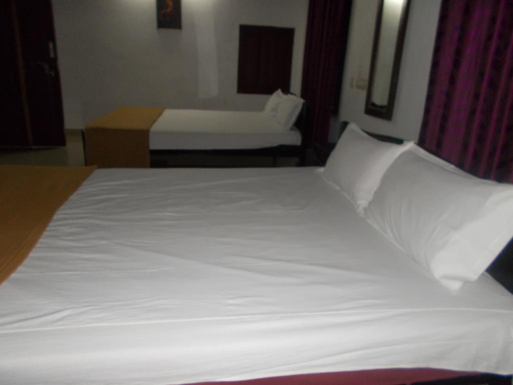 Guruvayur Bunglow Hotel Exterior photo